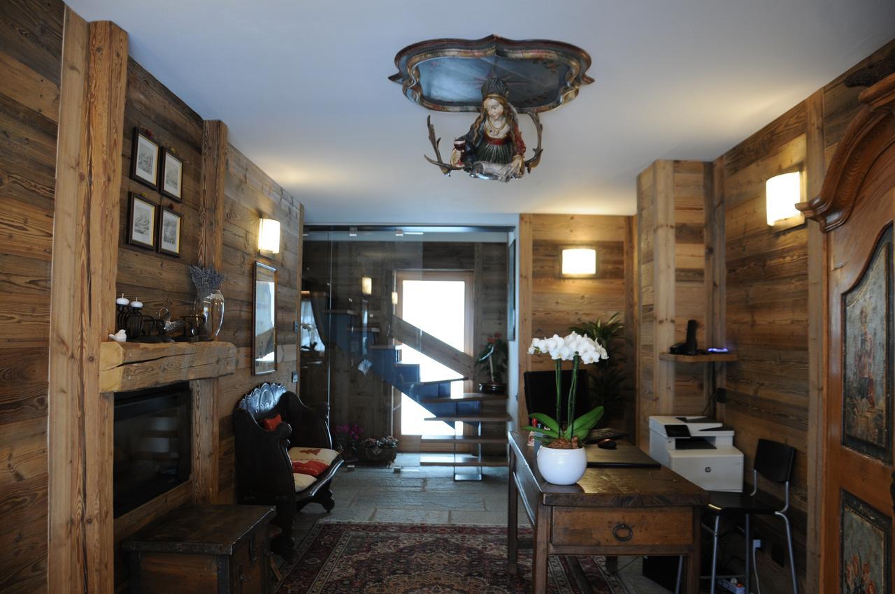 Hotel L'Abri Des Amis Courmayeur Exteriér fotografie