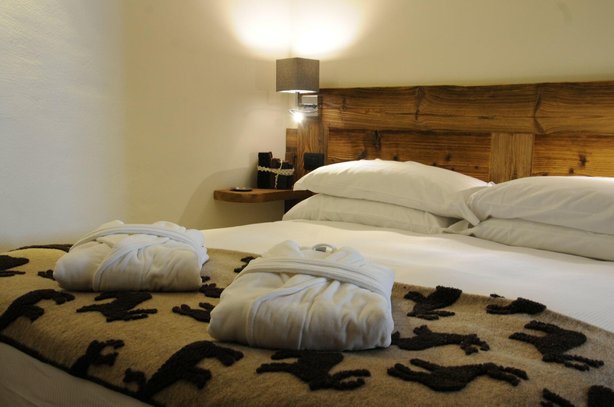 Hotel L'Abri Des Amis Courmayeur Exteriér fotografie